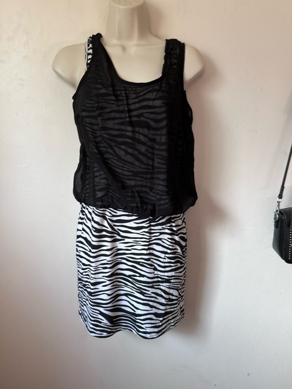 Black & White Zebra Print Skirt - Women's Fashion